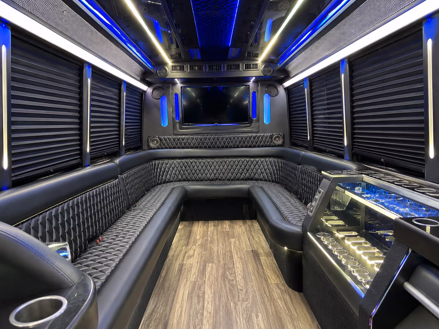 Dearborn Birthday, Sweet 16, & Quinceañera Transportation group transportation