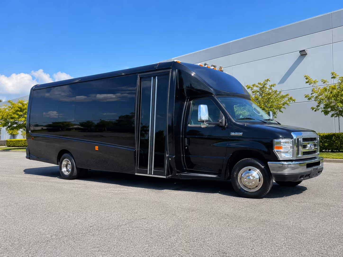 Dearborn Winery Tour & Pub Crawl Transportation party bus exterior