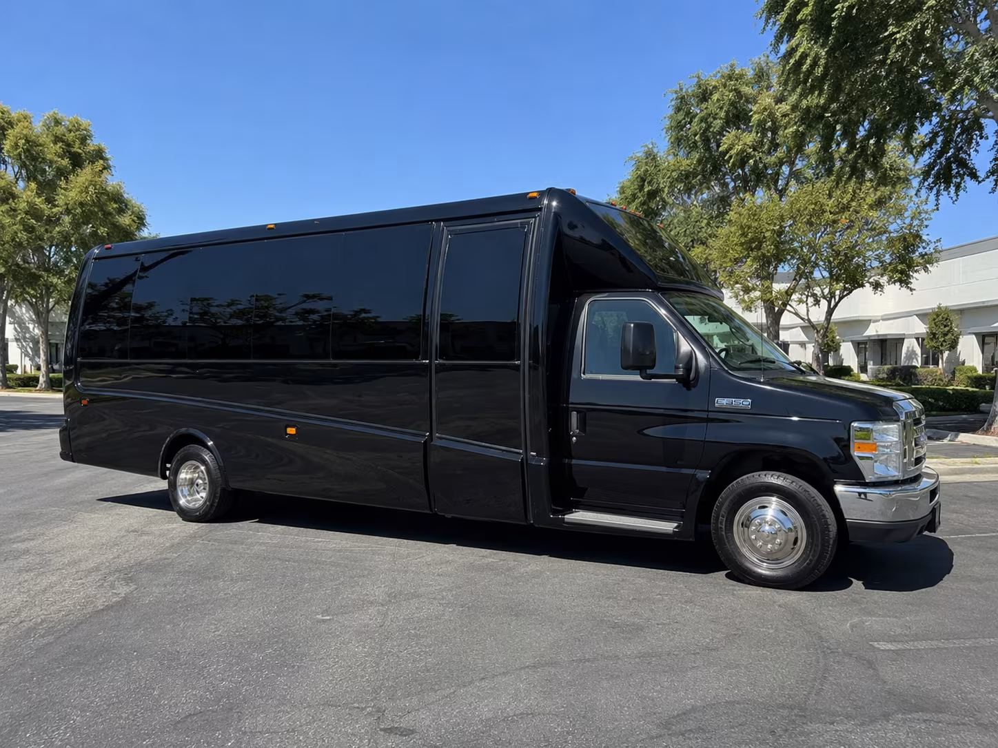 Royal Oak Homecoming & Prom Party Bus Rentals